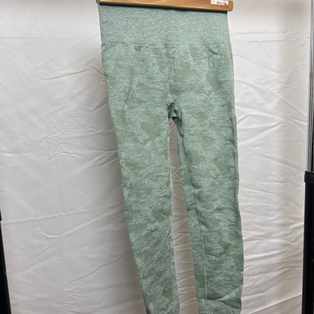 Gymshark Adapt Camo Seamless Leggings Green size S